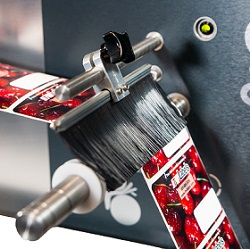 LA7000-Label-Applicator-Wipe-2